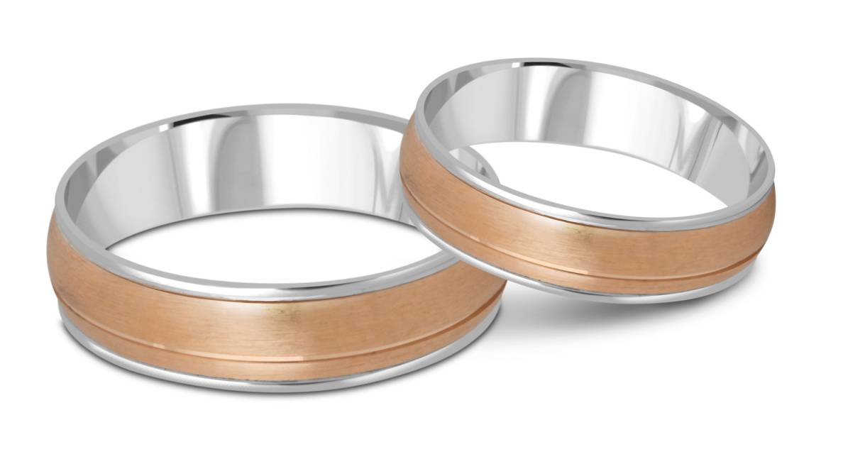 Обручальное кольцо из комбинированного золота (040974)