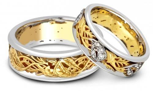 Кольцо обручальное из комбинированного золота с бриллиантами 15.5