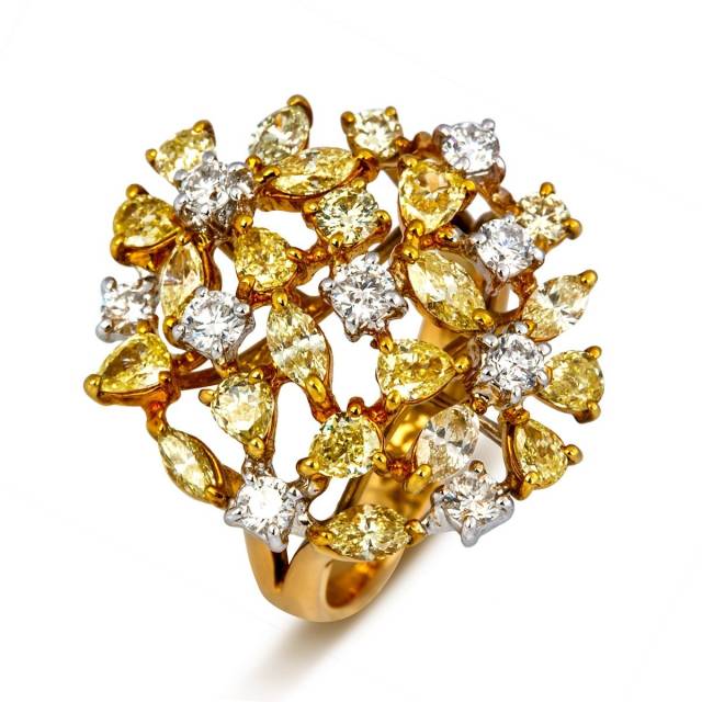 Кольцо из желтого золота с бриллиантами (003022)