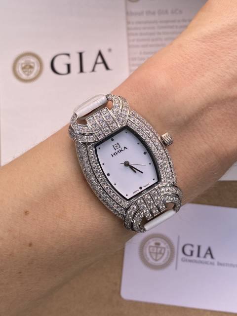 Часы женские из серебра с кристаллами Сваровски кварцевые НИКА (013921)