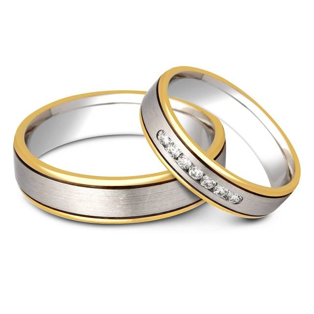 Обручальное кольцо из комбинированного золота с бриллиантами (000212)