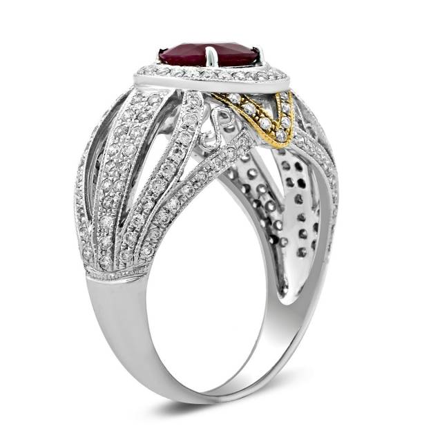 Кольцо из комбинированного золота с бриллиантами и рубином (018509)