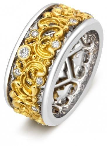 Кольцо обручальное из комбинированного золота с бриллиантами 18.5