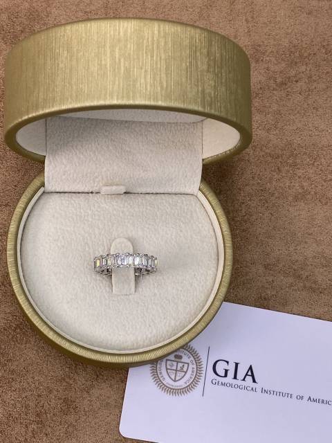 Кольцо из белого золота с бриллиантами (050826)