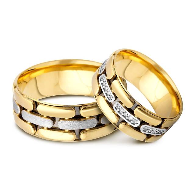 Обручальное кольцо из комбинированного золота с бриллиантами (024474)
