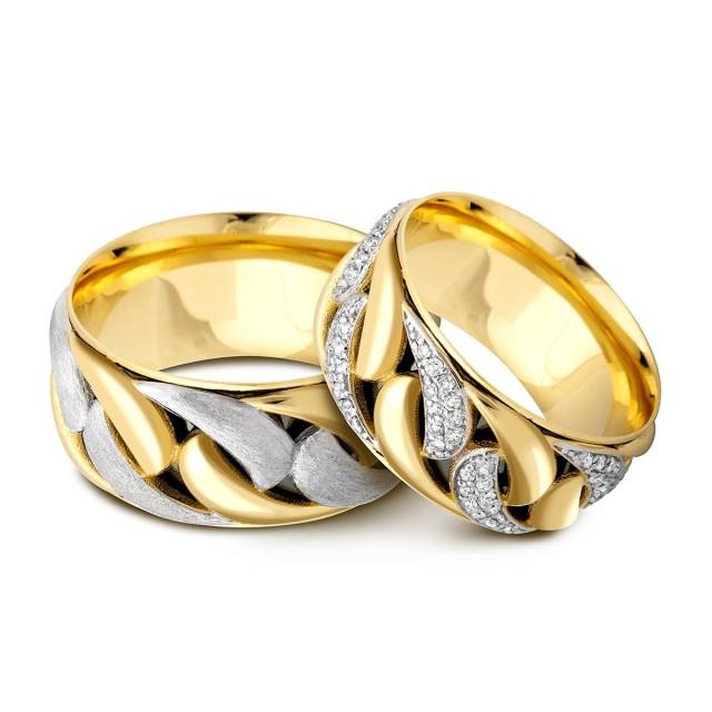 Обручальное кольцо из комбинированного золота (024457)