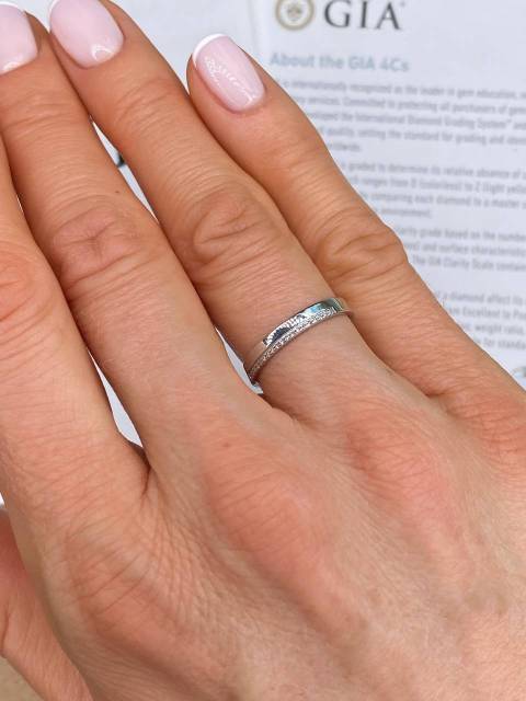 Обручальное кольцо из белого золота с бриллиантами (055207)