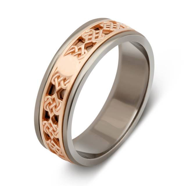 Обручальное кольцо из титана и красного золота (037429)