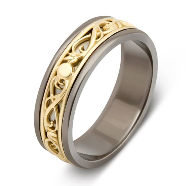 Обручальное кольцо из титана и жёлтого золота (037427)