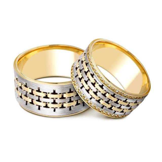 Обручальное кольцо из комбинированного золота с бриллиантами (024464)