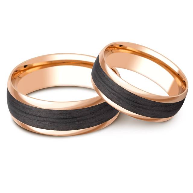Обручальное кольцо из красного золота с карбоном (026021)
