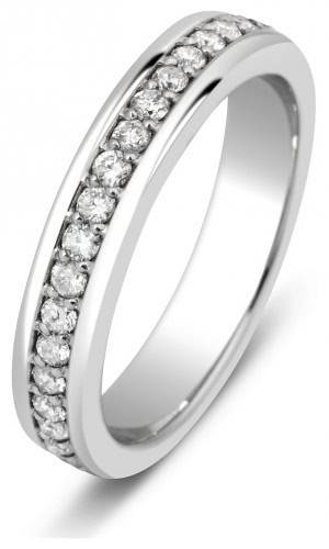 Кольцо обручальное из белого золота с бриллиантами 15.5