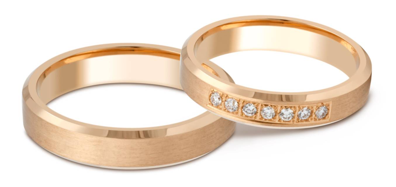 Обручальное кольцо из красного золота с бриллиантами (028785)