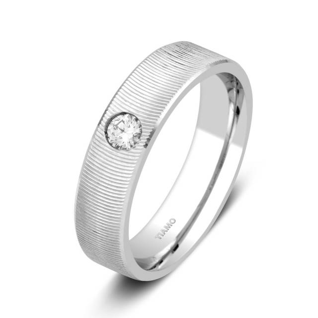Обручальное кольцо из белого золота с бриллиантом TIAMO (000076)