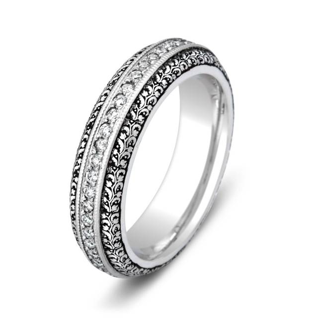 Обручальное кольцо из белого золота с бриллиантами (004058)