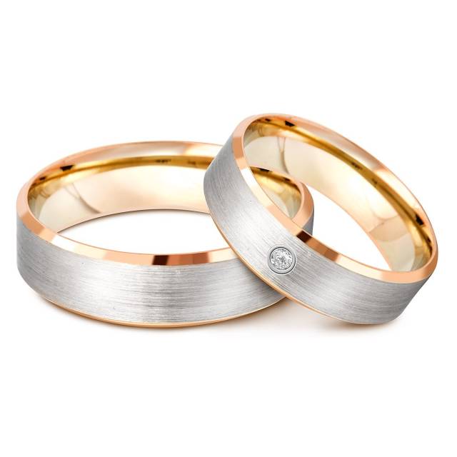 Обручальное кольцо из комбинированного золота с бриллиантом (010891)