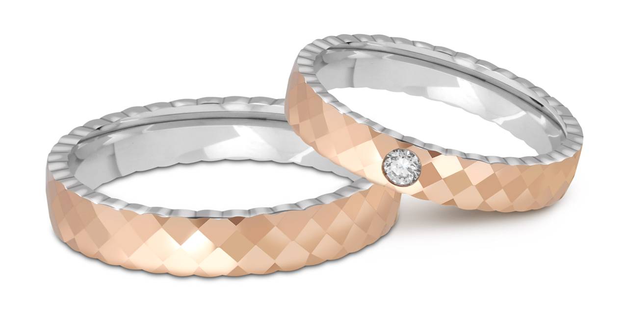 Обручальное кольцо из комбинированного золота с бриллиантом Tiamo (045563)