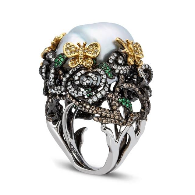 Эксклюзивное кольцо из белого золота с бриллиантами и жемчужиной (003239)