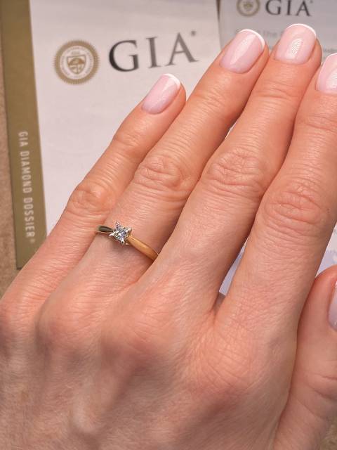 Помолвочное кольцо из белого золота с бриллиантом (054688)