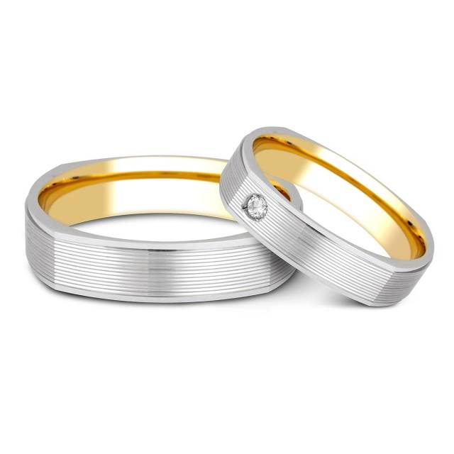 Обручальное кольцо из комбинированного золота с бриллиантом Tiamo (014920)