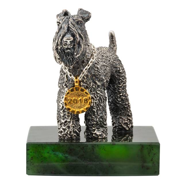 Сувенир Символ года Собака из серебра с кулоном из золота 999 пробы на подставке из нефрита (031647)