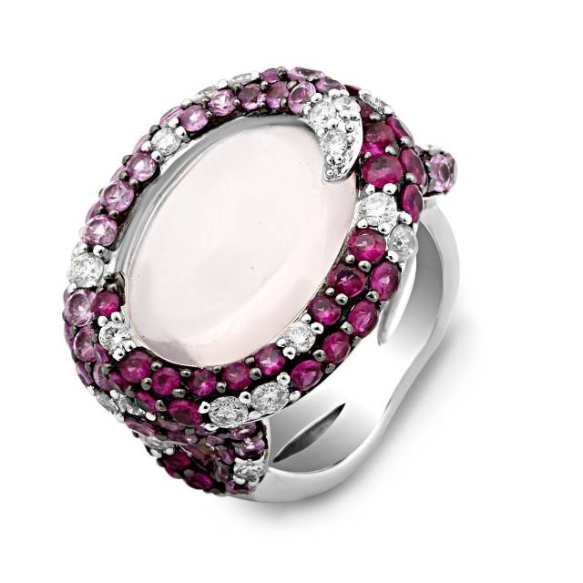 Кольцо из белого золота с бриллиантами, розовыми сапфирами, рубинами и кварцем (017641)