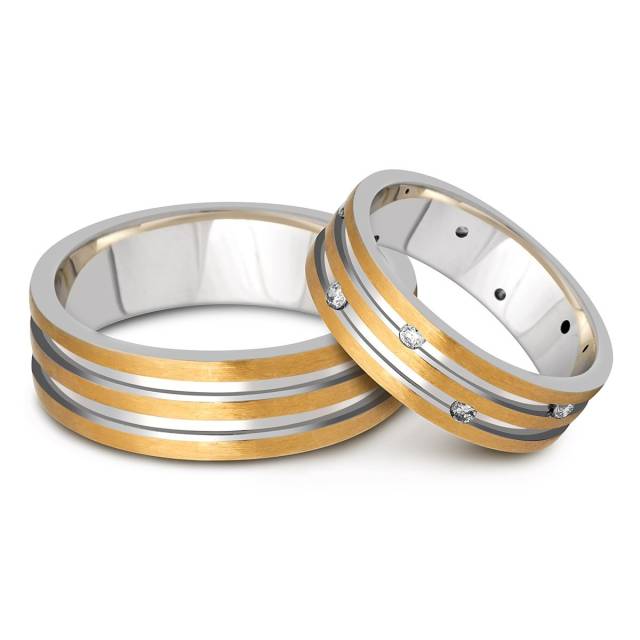 Обручальное кольцо из комбинированного золота с бриллиантами (000555)